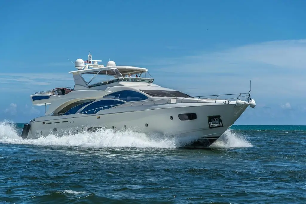Yacht de luxe avec équipage privé